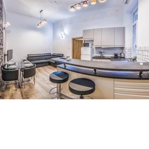 A Peaceful and Stylish Home In The Very Heart Of The City