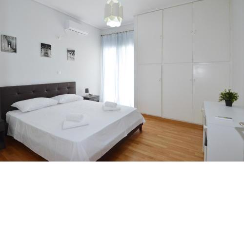 A spacious minimal apatment at Chalandri