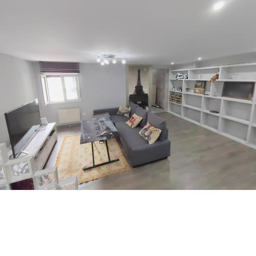 A un paso de la playa, amplio apartamento