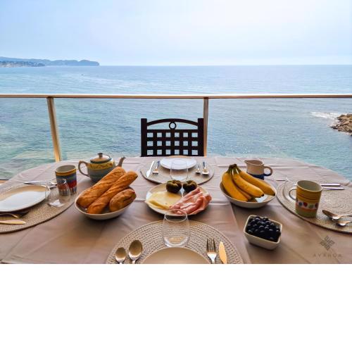 A023 - Apartamento en primera línea de playa con parking