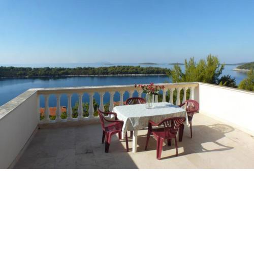 A1 - apt near beach with terrace and the sea view