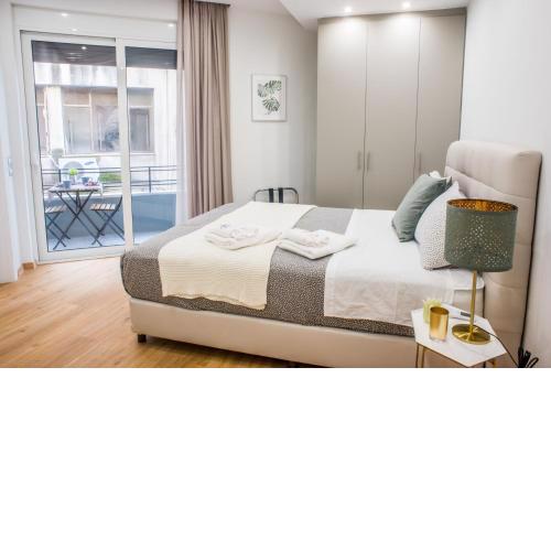 A24 Pristine & sunny suite near Plaka & Parthenon