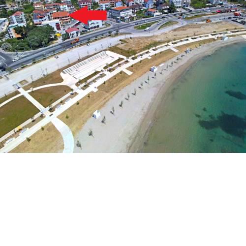 A6 apartment with balcony overlooking the sea