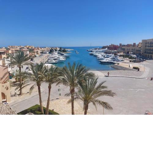 Abu Tig Marina, 3 bedrooms penthouse apartment