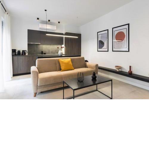 Academy Elegant Apartment #101