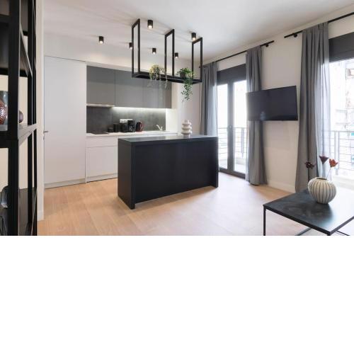 Academy Elegant Apartment #202