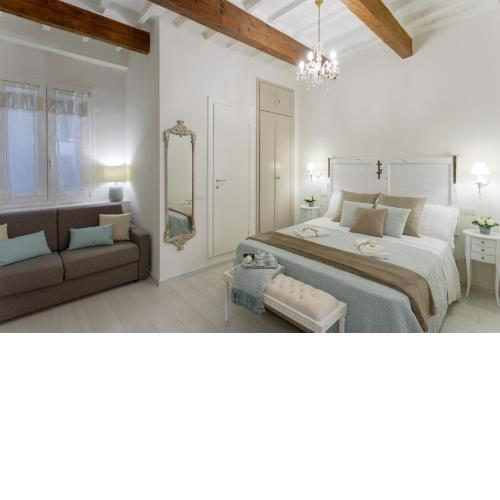 Accademia Gallery Charming Suite