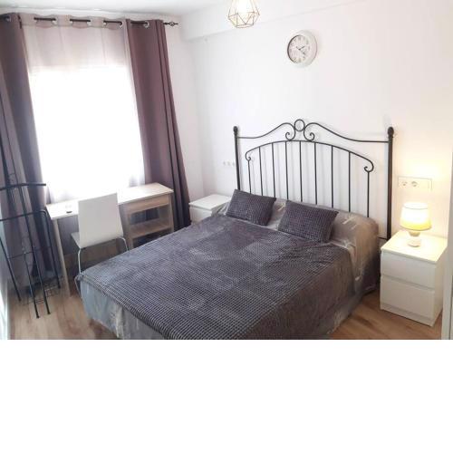Acogedor dormitorio en el centro