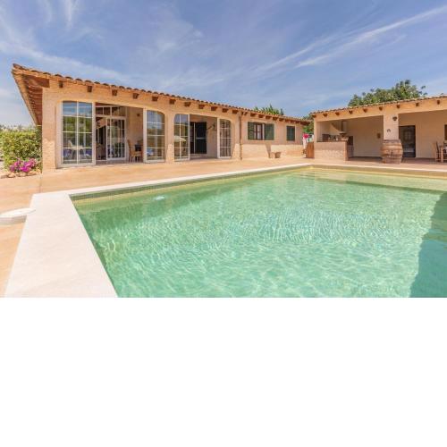 Acogedora finca con piscina en Lloseta