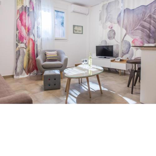 Acropolis Quiet Apartment