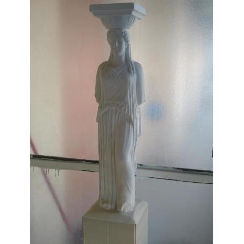 Acropolis within 10 minutes walk! Classical apartment and a hostess at your side!