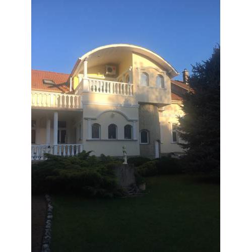 Ádám Apartman