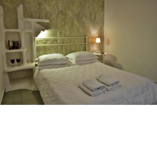 Adamas Hotel