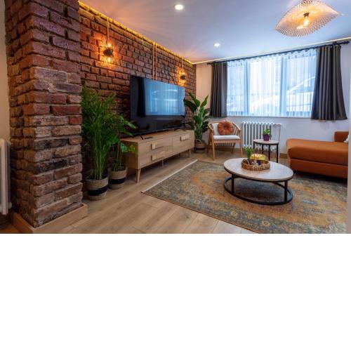 ADEL'S GUESTHOUSE