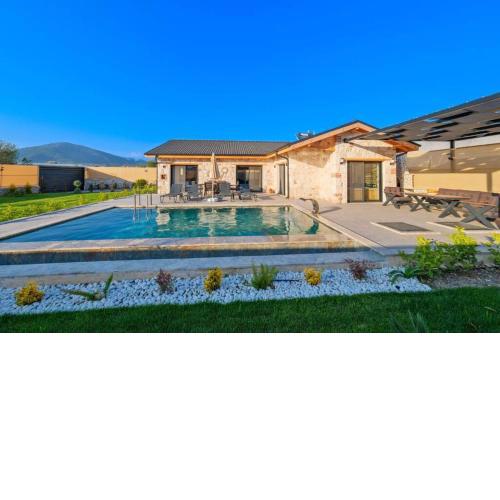 Ader Villa 1
