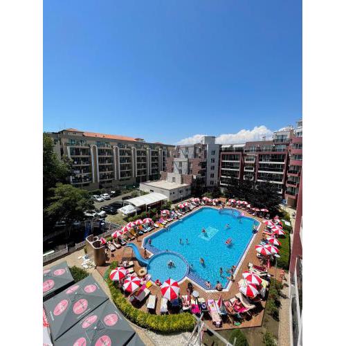 Admiral Plaza Color Apartments