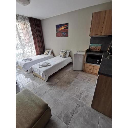 Admiral Plaza Sunrise Apartments C13