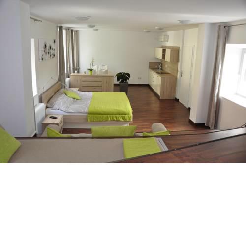 Adora Apartments and Rooms