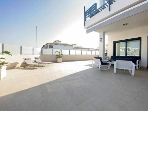 Adosado con Jacuzzi Playa Flamenca ref200