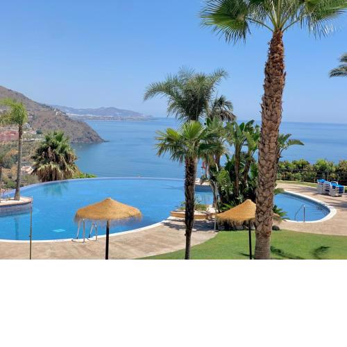 Adosado con piscina a 5 minutos de la playa