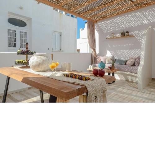 Aegean White Home