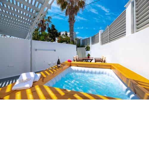 Aerenia Luxury Suites
