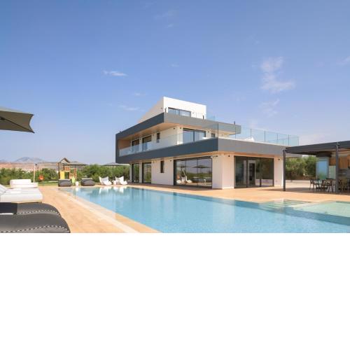 Aesthea 5-star Villa, 2Pools, Gym, Cinema, Sauna, By ThinkVilla
