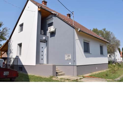 Áfonya Apartman