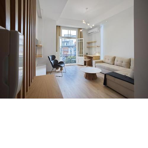 A.G.A.I.N Downtown Premium Suite