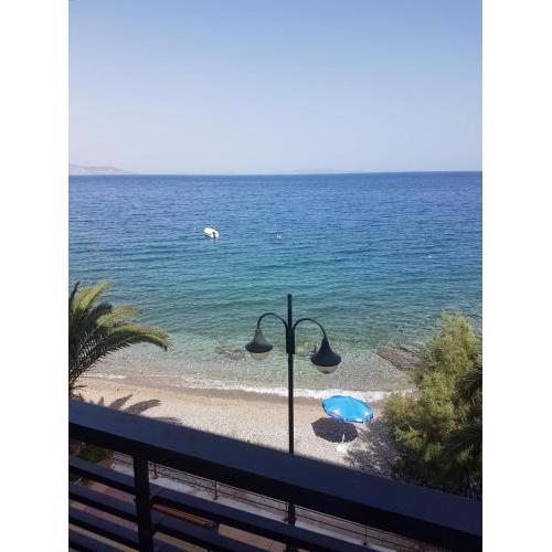 Agioi Theodoroi beach