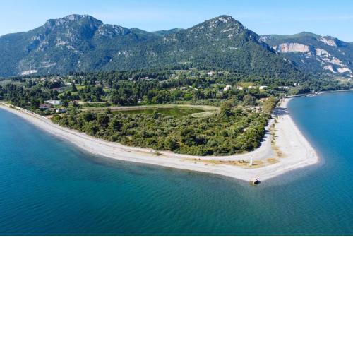Agios Konstantinos peaceful Beach 3bdr apartment
