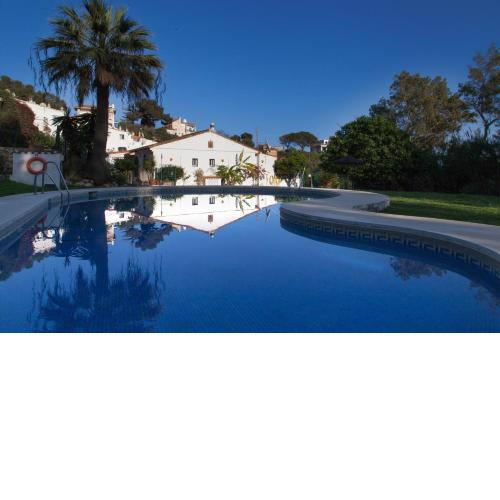 Agradable adosado con piscina la Hidalga