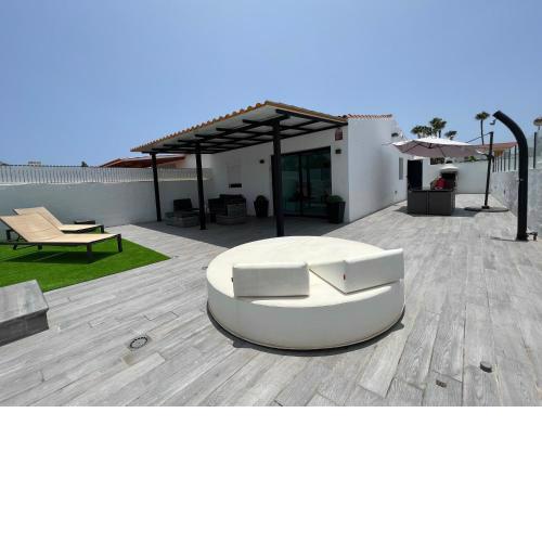 Agradable Bungalow con Piscina