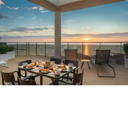 Ahoy Apartments