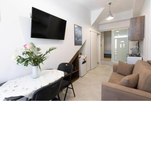 Aigli Guest House