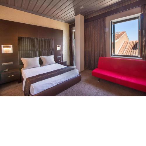 Aion Luxury Hotel