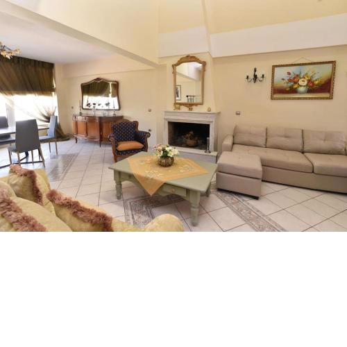 Airy Bliss Quintessential 3BR Central