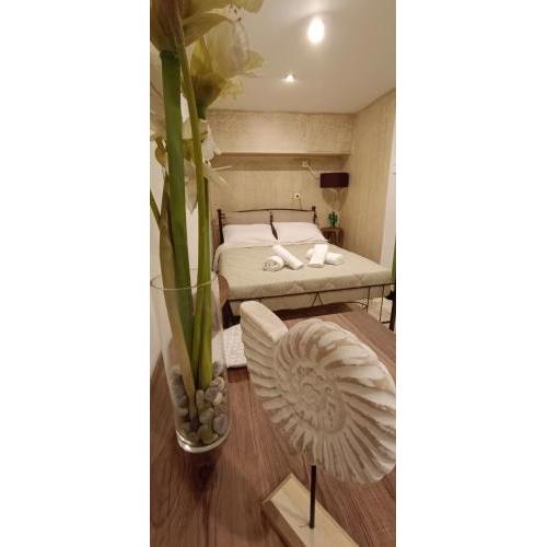 Akon Nafplio Room