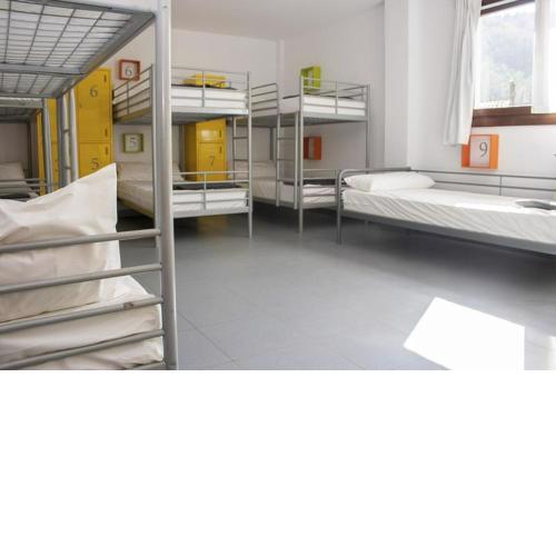 ALBERGUE DE LASTUR