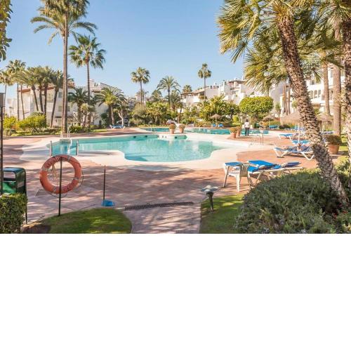 Alcazaba Beach Garden apt in 1st line beach resort