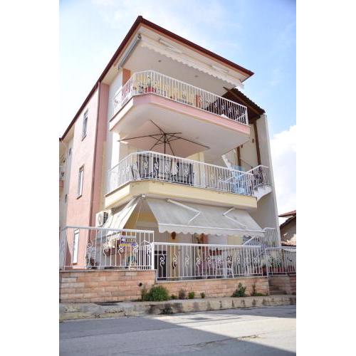 alexandras lux apartments flogita