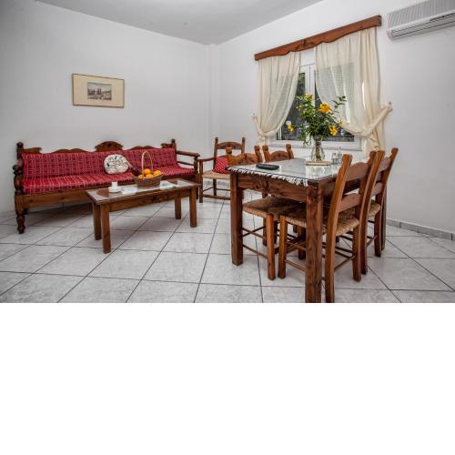 Alexandros Apartments