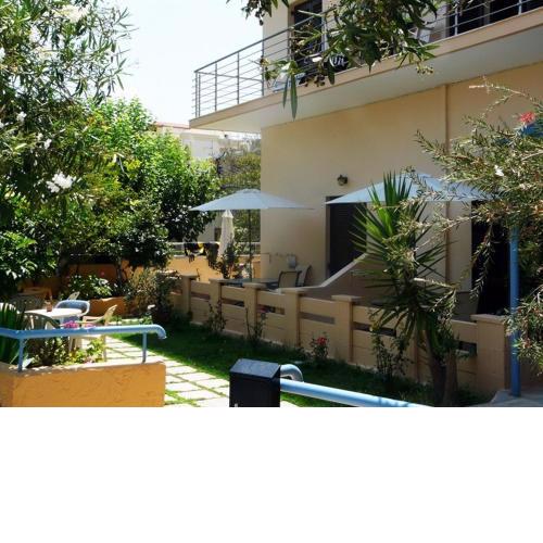 Alexandros Studios & Apartments