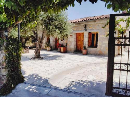 Alexis country house in Georgioupoli, for 6 pers 4 km from the beach