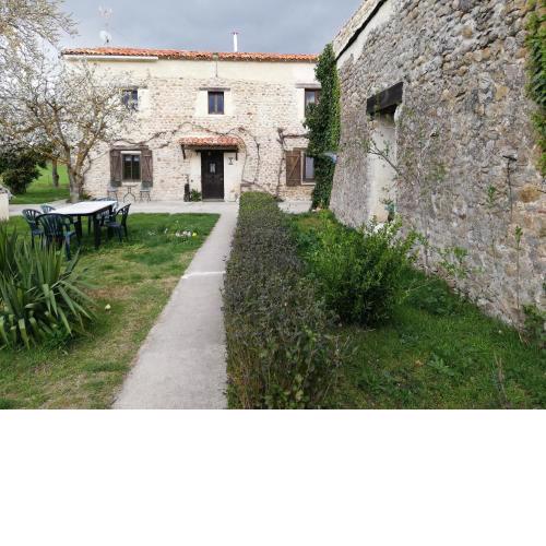 Algarabiastaying 2 granja San Julián