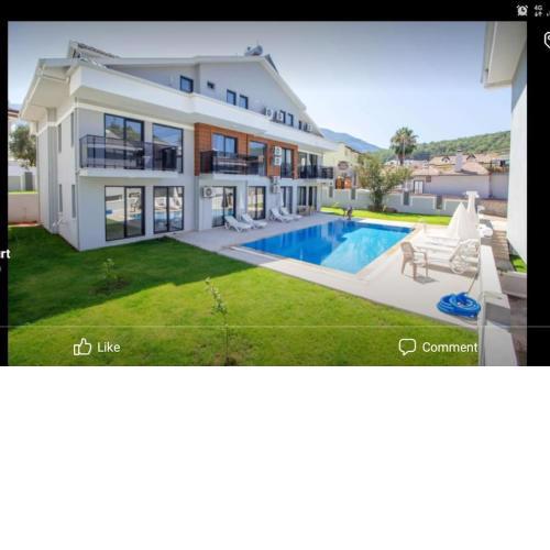Aliya's golden spacious 3 bed apartment