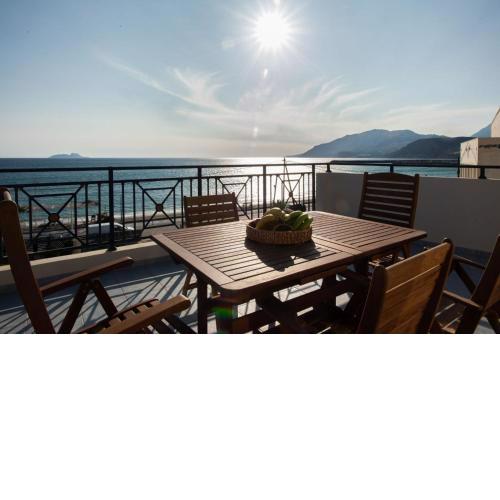 Alkioni Cretan Suites - beachfront