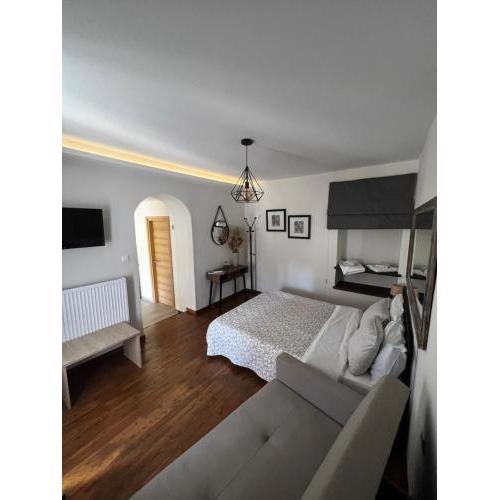 Alkistis House