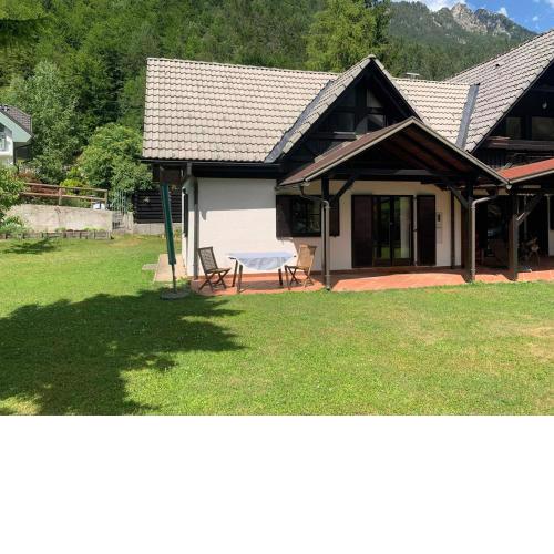 Allegra Holiday House