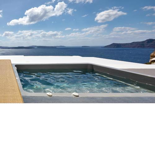 Allure Breeze Suites